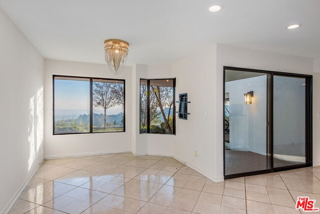 Building Photo - 7940 Vulcan Dr