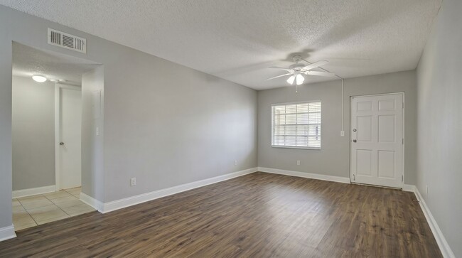 Building Photo - South Tampa 2-Bedroom Condo Near Midtown, SoHo & Westshore!