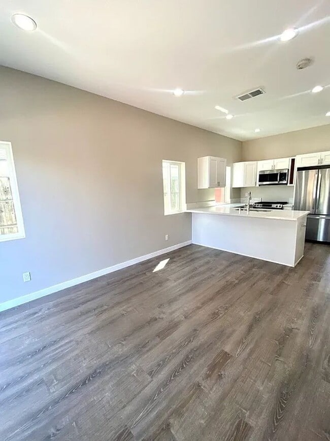 Building Photo - 5659-5661 Dorothy Way