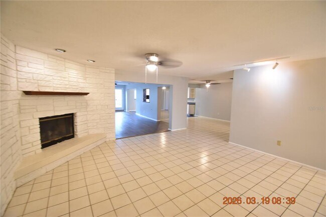 Building Photo - 2562 Redwood Way