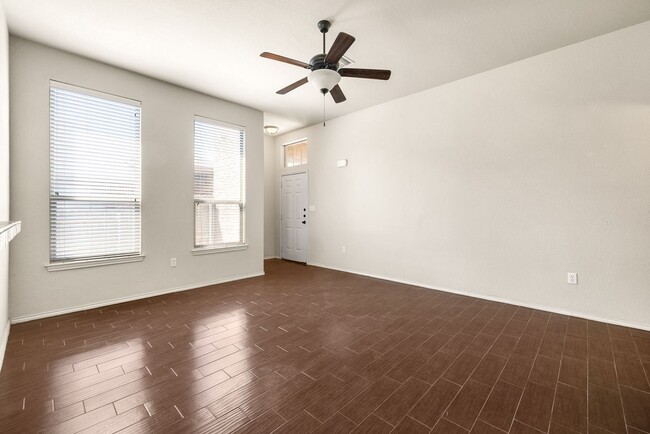 Building Photo - 566 Creekside Cir