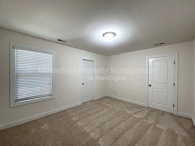 Building Photo - 152 Alamosa Pl