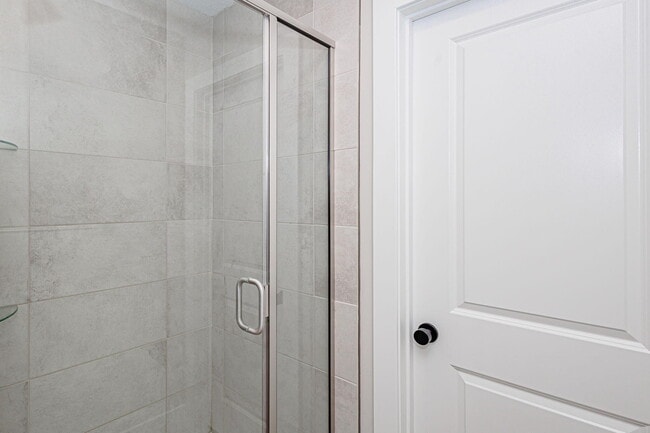 Building Photo - 4919 Kenora Dr