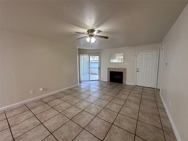 Building Photo - 9700 Leawood Blvd