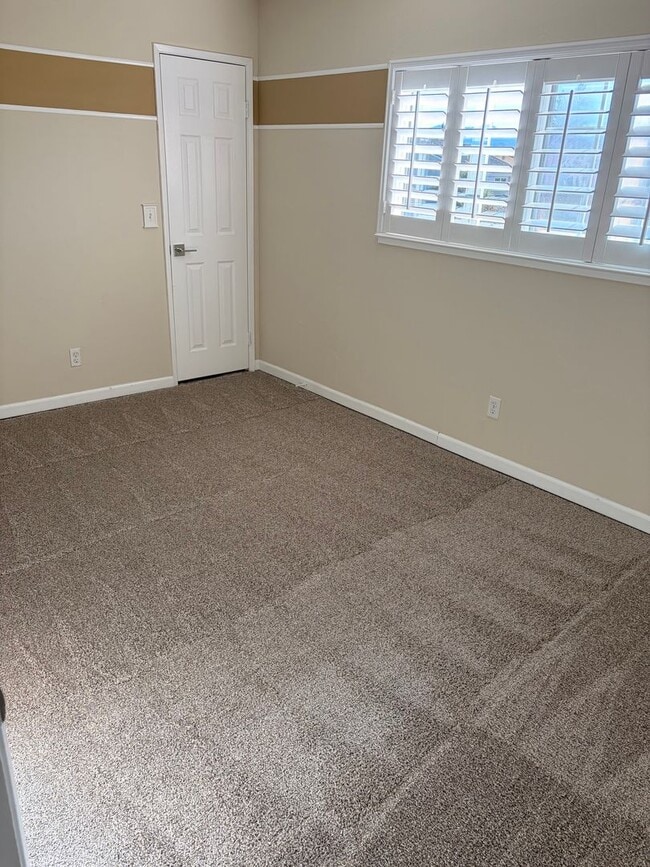 Building Photo - Upgraded 4 bed 2.5 bath home in San Jose. This is a must see!