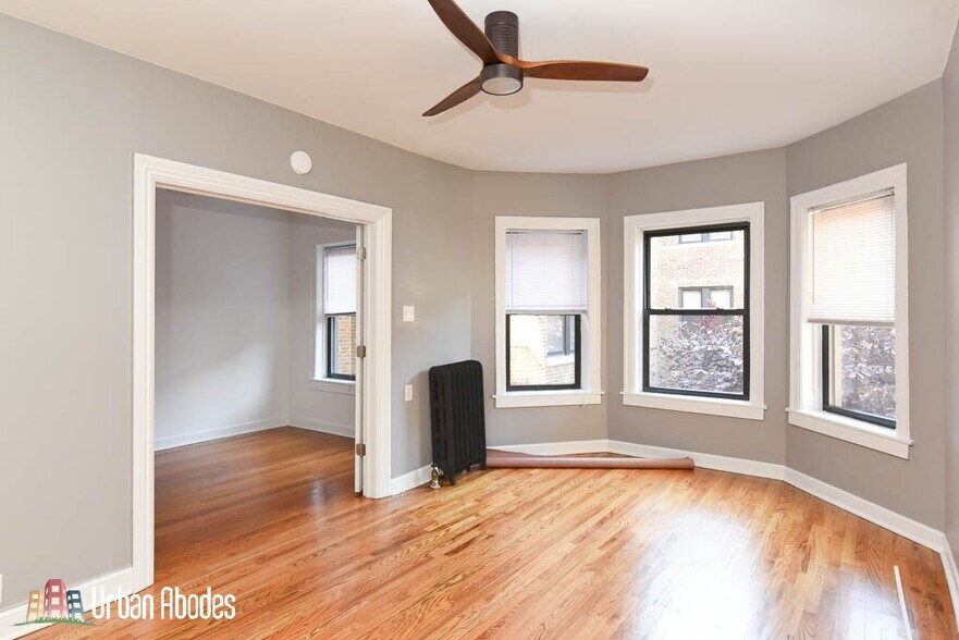 Building Photo - 625 W Cornelia Ave