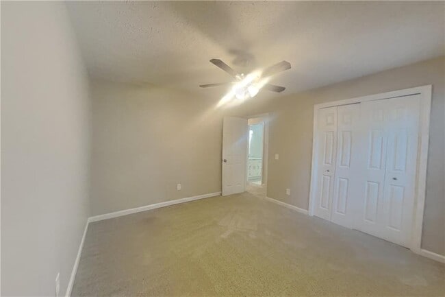 Building Photo - 2742 Bentwood Dr