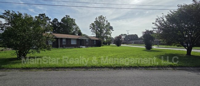 Building Photo - 100 Southburn Dr