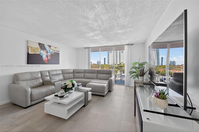 Building Photo - 2851 NE 183rd St