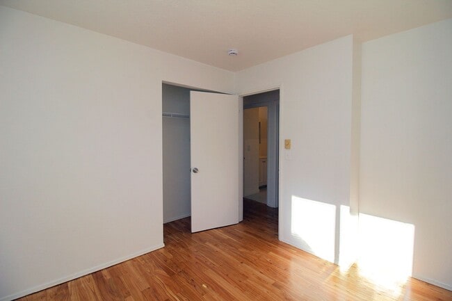 Building Photo - 4736 SE 99th Ave