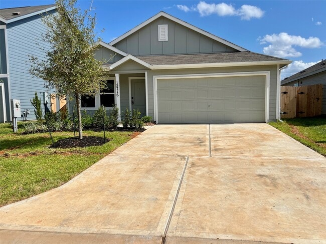 Building Photo - 15716 Plum Brk Dr