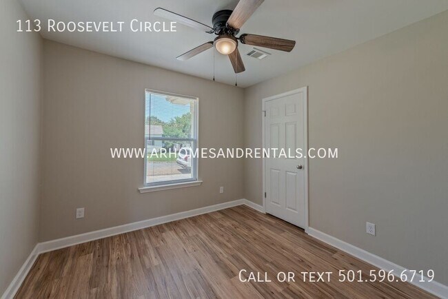 Building Photo - 113 Roosevelt Cir