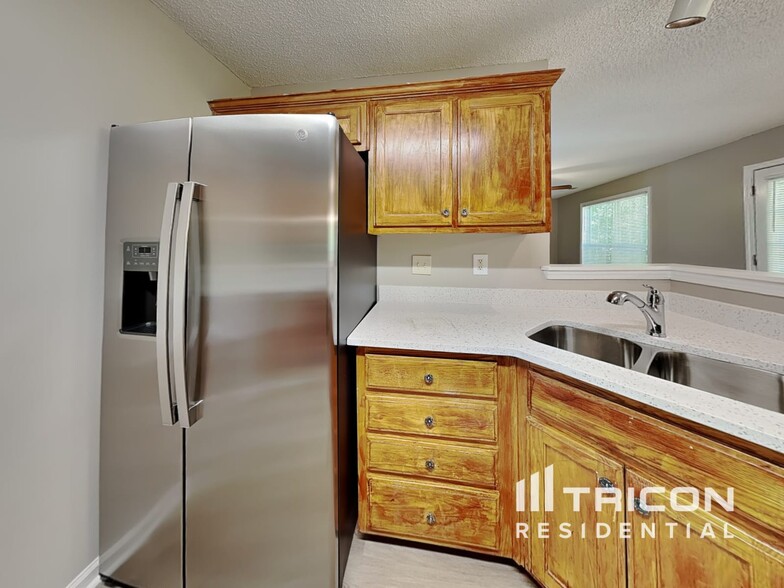 Building Photo - 200 Sasnett Dr
