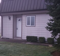 Building Photo - Townhouse in Newberg