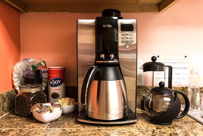 Building Photo - 2205 Spring Creek Dr