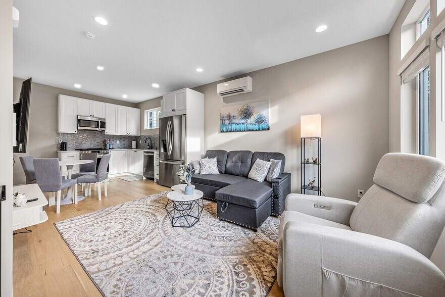 Building Photo - 305 18th Ave