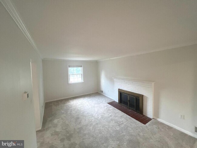 Building Photo - 4517 N Carlin Springs Rd