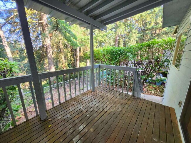 Building Photo - 13132 Lakeridge Cir NW