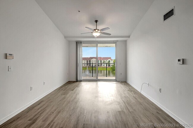 Building Photo - 920 Villa Cir
