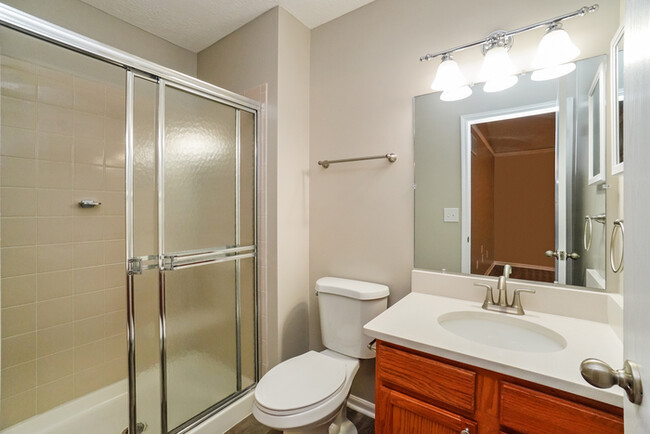 Building Photo - 565 Sharar Field Dr