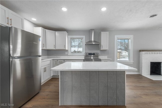 Building Photo - 218 Roxboro Rd