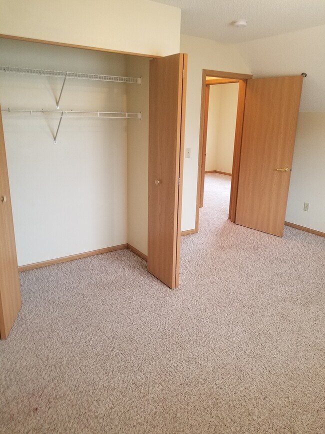 Building Photo - 233 Birch St N