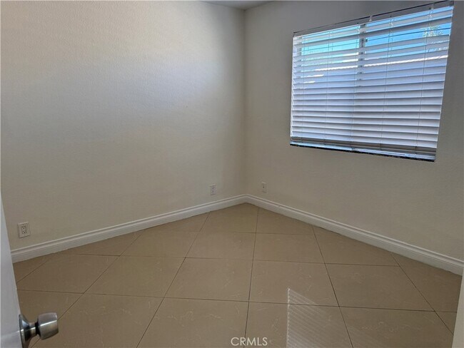 Building Photo - 30159 Westlake Dr