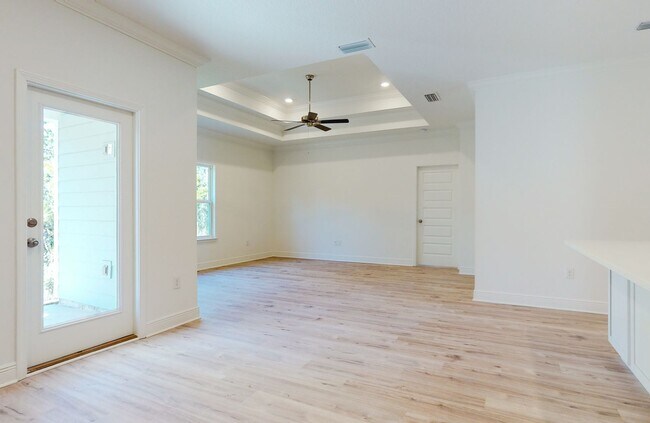 Building Photo - 215 JRS Wy