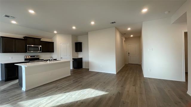 Building Photo - 2914 Jasmine Dr