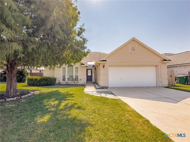 Primary Photo - 111 Hackamore Ln