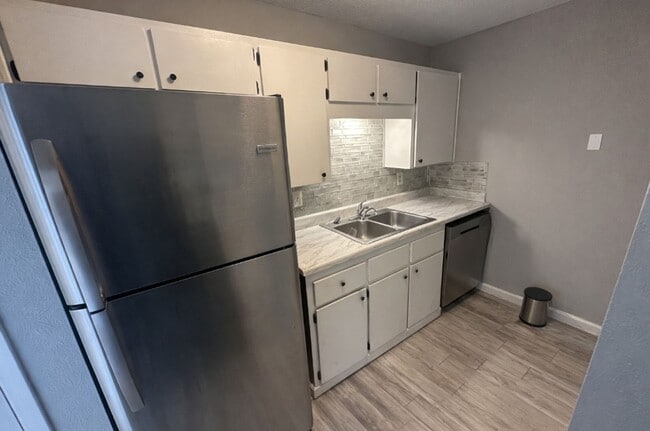 Building Photo - AVAILABLE NOW; APPLY AT OUR WEBSITE TODAY!