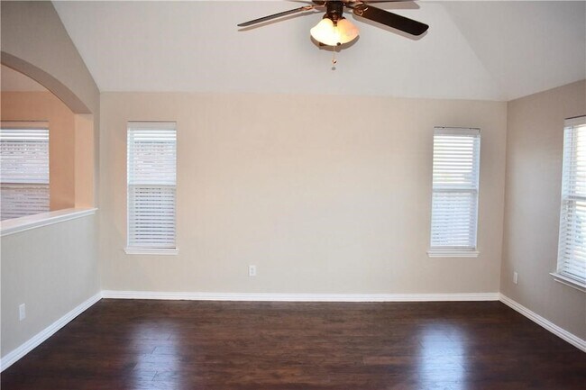 Building Photo - 6245 Trinity Creek Dr