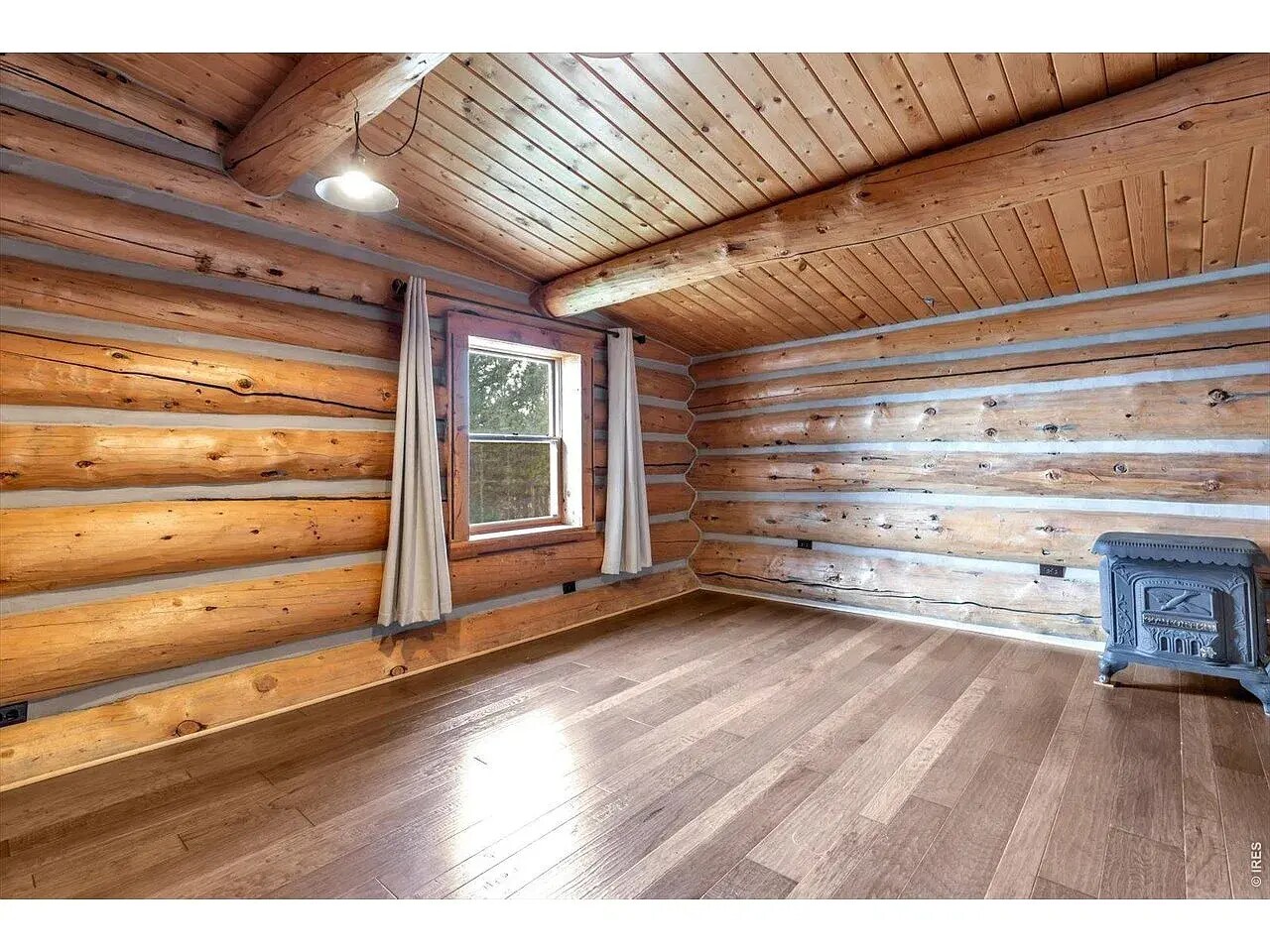 Building Photo - 679 Cougar Dr