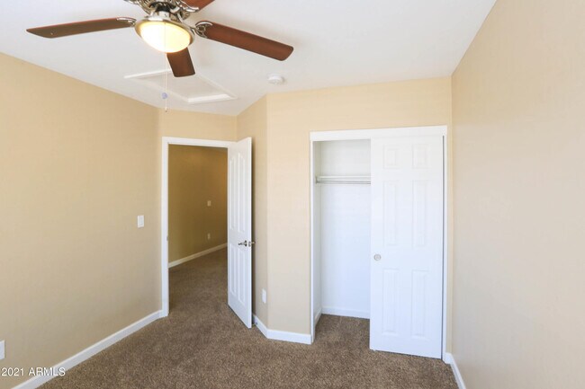 Building Photo - 7456 W Aurora Dr