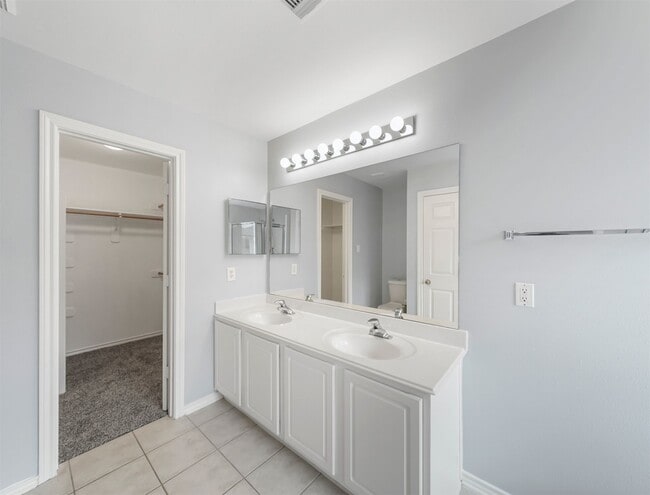 Building Photo - 16530 Cairngrove Ln