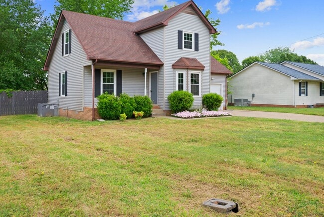 Building Photo - Move-In Specials Available! Single-Family in Oak Grove, KY!