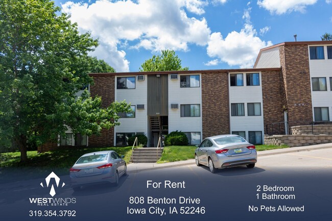 Primary Photo - $1,025 | 2 Bedroom, 1 Bathroom Apartment |...