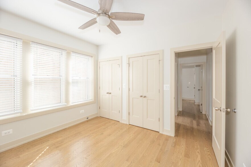 Building Photo - 5049 N Winchester Ave