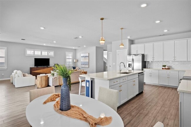 Building Photo - 5834 S MacDill Ave