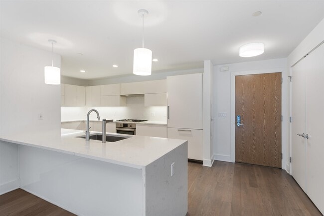 Primary Photo - 9 Ave at Port Imperial