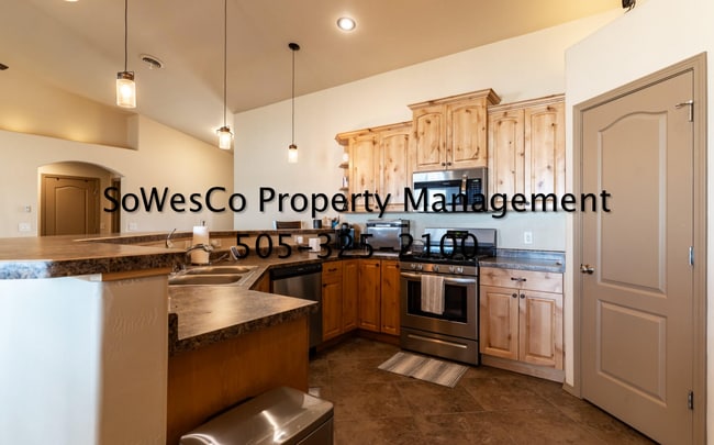 Building Photo - Beautiful 4 Bedroom (Newer) Home in Farmington