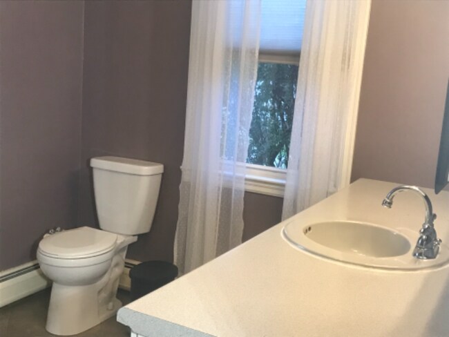 Building Photo - 3820 Chestnut St