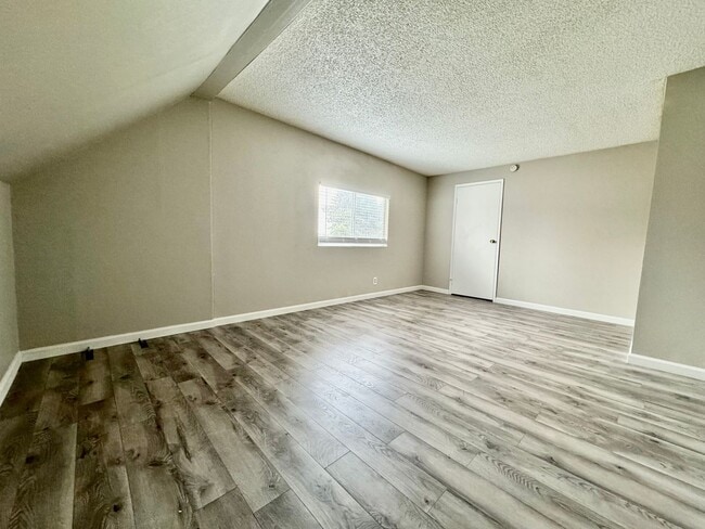 Building Photo - Fully Remodeled W/ Pool and 4 Bedrooms! Centrally Located
