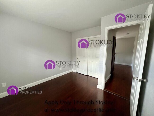 Building Photo - 1562 Terry Lynn Ln