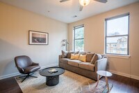 Building Photo - 1016 18th Ave S