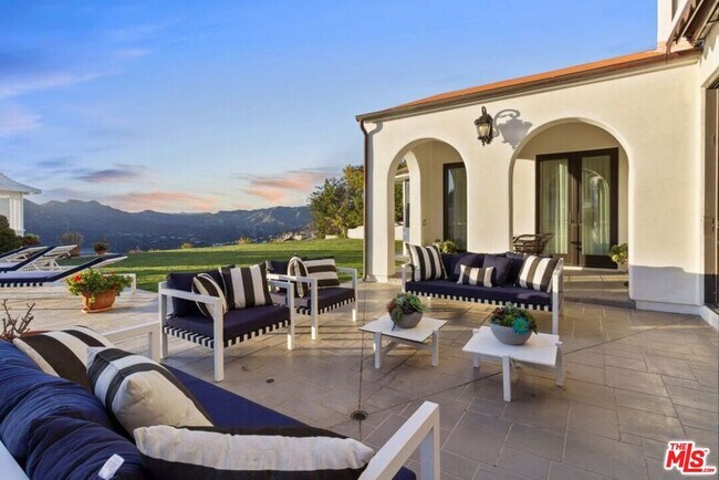 Building Photo - 16866 Charmel Ln