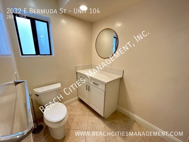 Building Photo - 2032 E Bermuda St