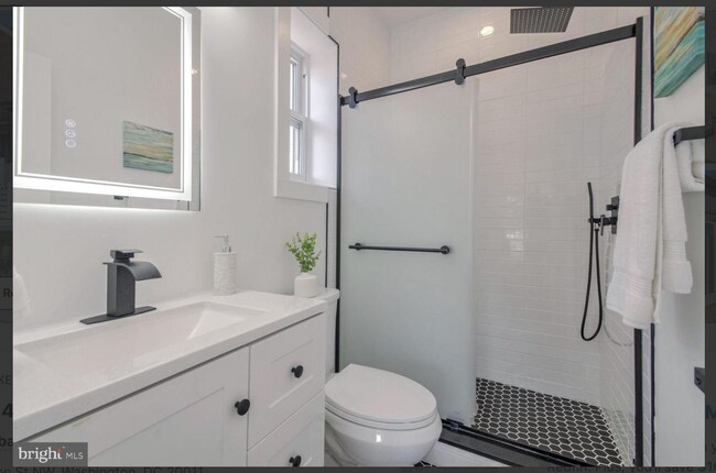 Building Photo - 134 Madison St NW