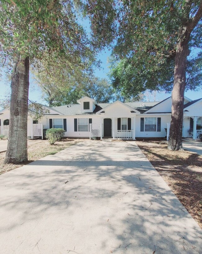 Primary Photo - 2468 Spyglass Cir