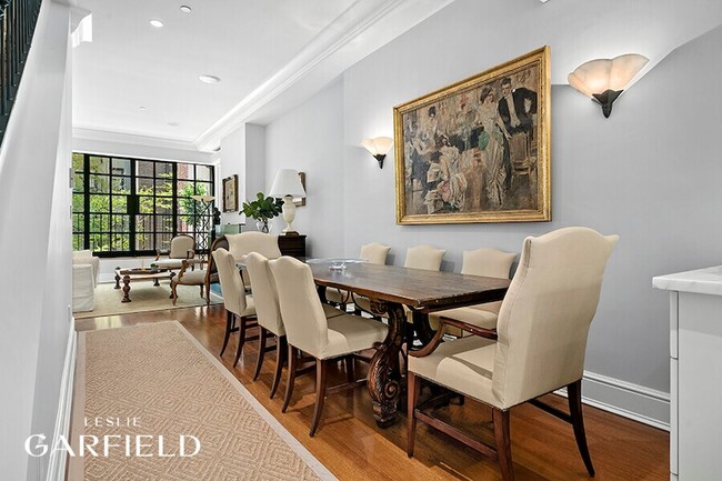 Building Photo - 320 E 55th St